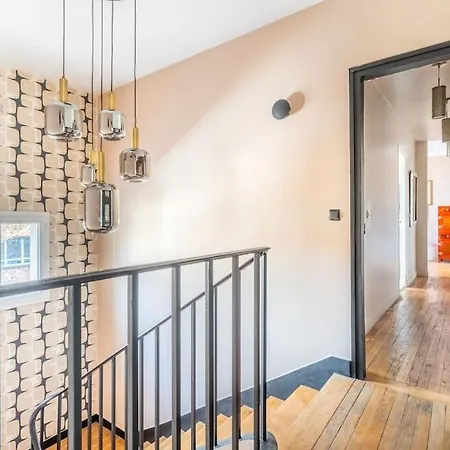 Charmante Maison De Pour 17 Voyageurs Paris
