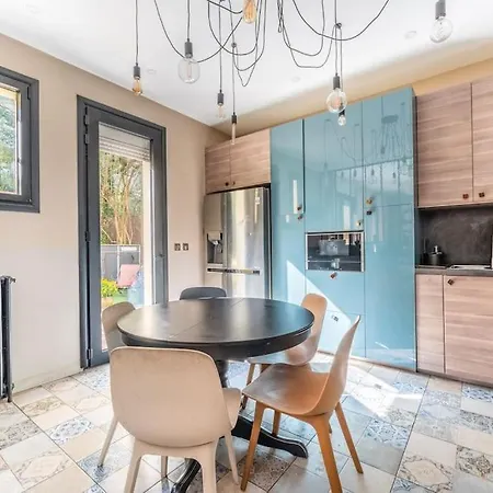 Appartamento Charmante Maison De Pour 17 Voyageurs Parigi
